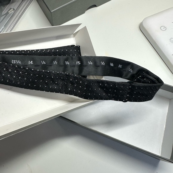 Michael Kors bow tie - Picture 3 of 5